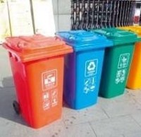 濱湖區(qū)首次在農(nóng)貿(mào)市場(chǎng) 設(shè)置分類(lèi)垃圾桶