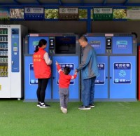 智能分類垃圾箱登陸永川街頭