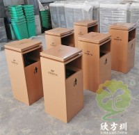 室內淺黃色電梯口方形不銹鋼垃圾桶