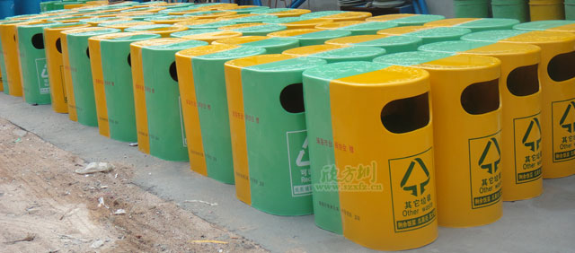 玻璃鋼戶外環(huán)保垃圾桶
