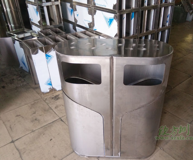 側(cè)開門分類垃圾桶半成品圖